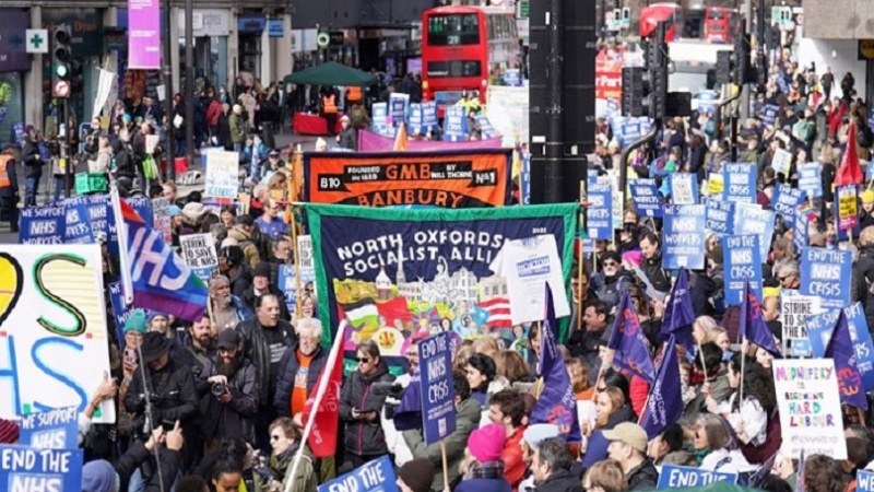 Mijëra mjekë britanikë në grevë