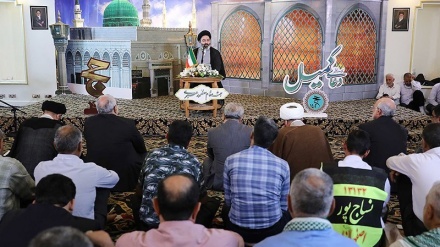 Di Madinah, Calon Jemaah Haji Iran Gelar Doa Bersama (1)