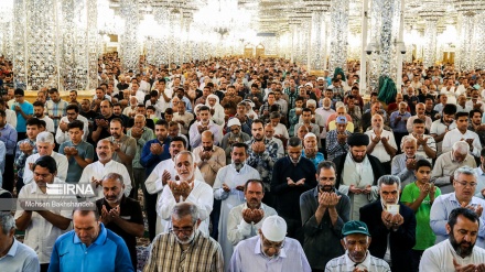 イラン全土で、犠牲祭の集団礼拝が実施