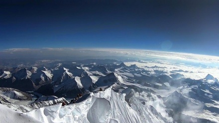 Ci sono montagne gigantesche all’interno della Terra che confondono gli scienziati 