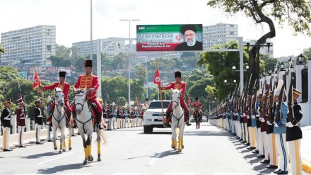 Sambutan Resmi Presiden Venezuela kepada Mitranya dari Iran (1)