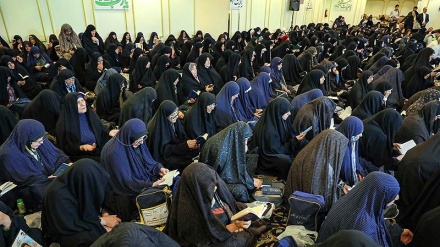Di Madinah, Calon Jemaah Haji Iran Gelar Doa Bersama (2)