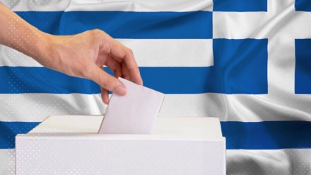 Greeks head to polls Sunday as right-wing party slated to win