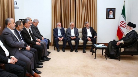 İslomi İnğilobi Yolə Rəhbər: sionist rejim həxış heste ki ıştə 80 sorəti nıvindeyro, niqəron bıbu.