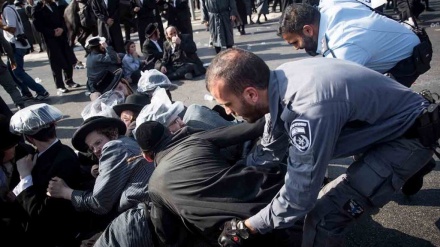 הפגנת החרדים בעיר הקודש: שניים נעצרו בגין תקיפת שוטרים והפרת סדר