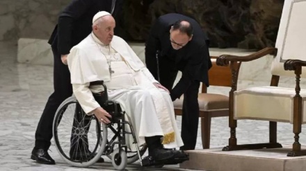 Papa ricoverato, sarà operato. Vaticano: nessun passaggio di poteri