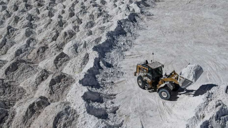 イラン国内での大規模なリチウム鉱山発見