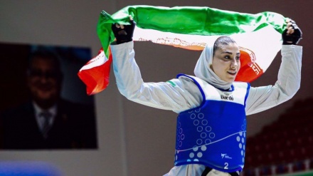 ספורטאית איראנית במקום ראשון בתחרויות טאקוונדו בבאקו