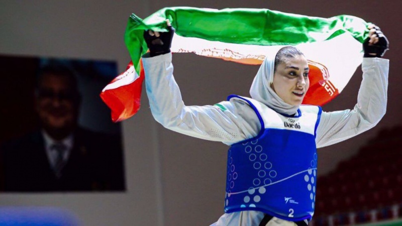 ספורטאית איראנית במקום ראשון בתחרויות טאקוונדו בבאקו