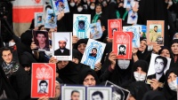 イランイスラム革命最高指導者のハーメネイー師と殉教者の遺族ら数百人の会談