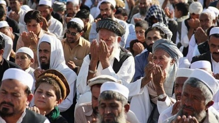 مهاجران افغانستانی اهل سنت در تهران نماز عید خواندند