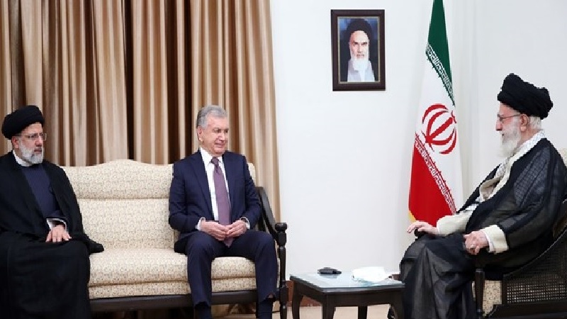 המנהיג לנשיא אוזבקיסטן: איראן יכולה בקלות לחבר את מדינתך למים בינלאומיים