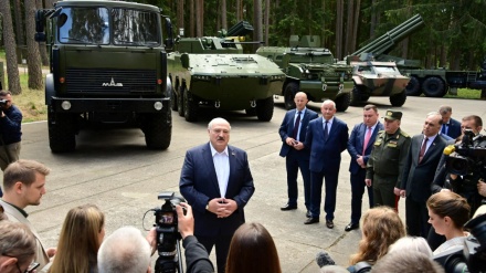 ベラルーシ大統領「ロシアから強力な核爆弾を受領」
