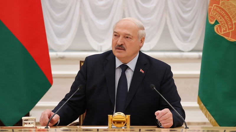Лукашенко: Вагнер қўшинлари Полшага бостириб киришни сабрсизлик билан кутмоқда