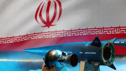 Iran presenta missile ipersonico 'Fattah' + VIDEO