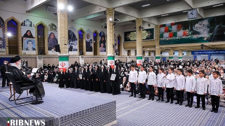 İ qrup şəhid aylon de İnğılobi Yolə Rəhbərİ bıə vindemon