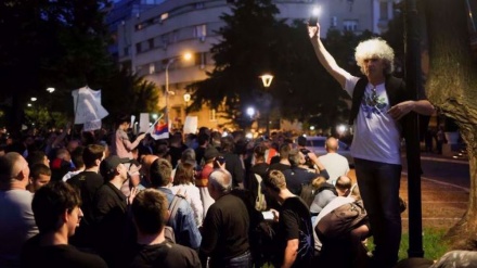 Serbian capital witnesses fresh thousands-strong protest against government