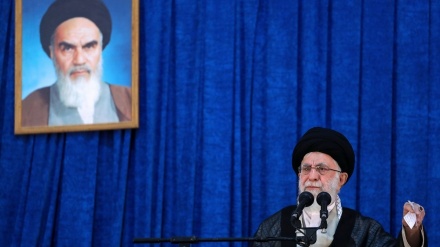 Ayatullah Khamenei: Imam Khomeini Salah Satu Tokoh Sejarah