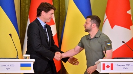  Canadian PM promises more aid for Ukraine on surprise visit to Kiev 