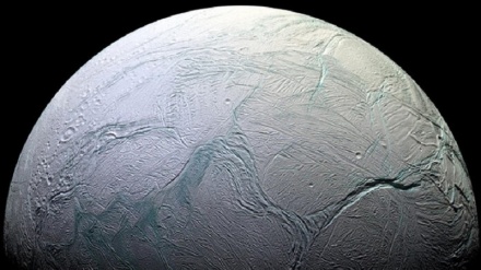 Su Encelado, una luna di Saturno, ci sono le condizioni per la vita e può essere abitata dall’uomo