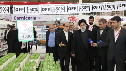 Presiden Raisi Kunjungi Supermarket Iran di Caracas (1)