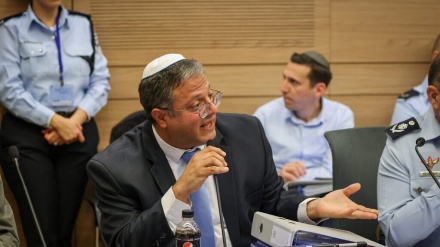 בן גביר תקף את המשטרה: 