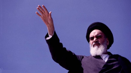 Fillon ceremonia e përvjetorit të vdekjes së Imam Khomeinit (RA)