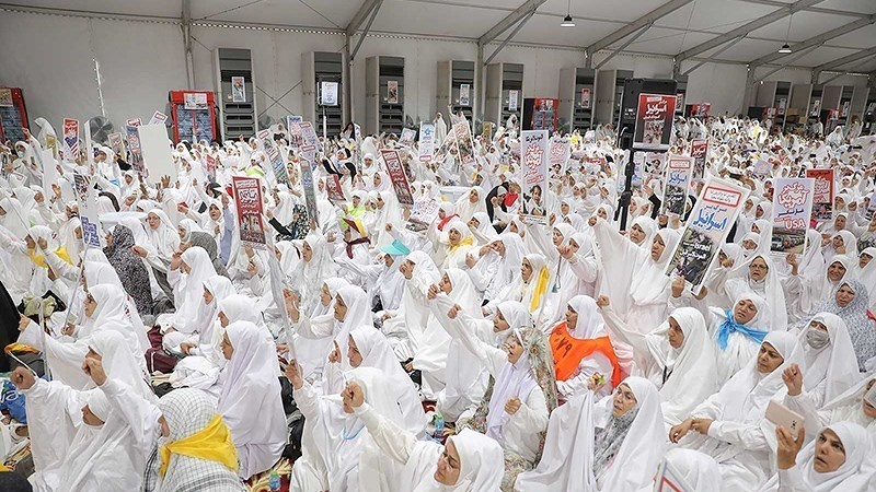 Jemaah haji Iran di Arafah dalam acara baraah dari orang-orang Musyrik, Selasa (27/6/2023).