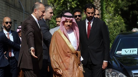 Setelah Tujuh Tahun, Menlu Saudi Kunjungi Iran