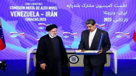 اعطای نشان افتخار ملی ونزوئلا به رئیس جمهوری اسلامی ایران 