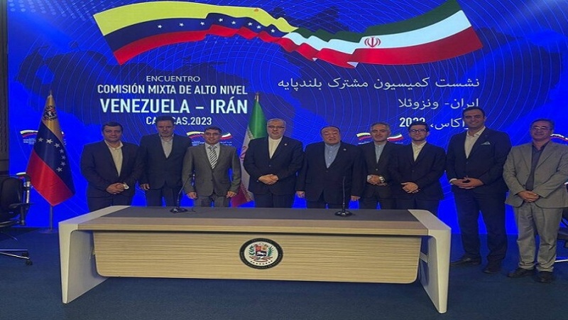 Irani dhe Venezuela nënshkruan një marrëveshje për bashkëpunim në fushat e naftës