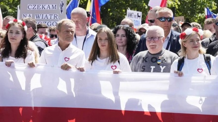 Demonstrata më e madhe politike në Varshavë të Polonisë kundër partisë në pushtet