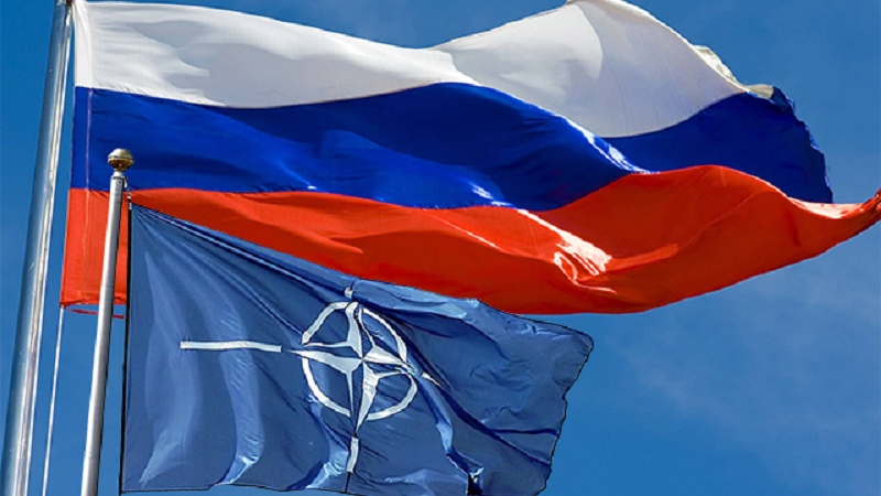 Bendera Rusia dan NATO