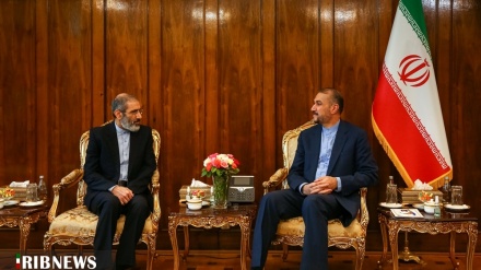 Ozod bıə diplomat Əsədullah Əsədi de xarici koon vəziri vindemonış kardə.