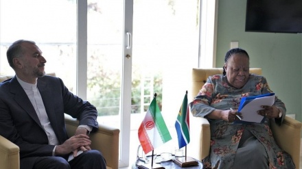 שרי החוץ אמיר-עבדולהיאן נפגש בדרום אפריקה עם כמה מעמיתיו