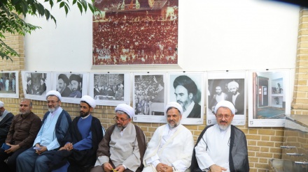 (FOTO) Qom, 34° anniversario della dipartita dell'Imam Khomeini 