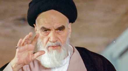 همایش حل مشکلات جهان اسلام با بهره گیری از اندیشه امام خمینی در مشهد 