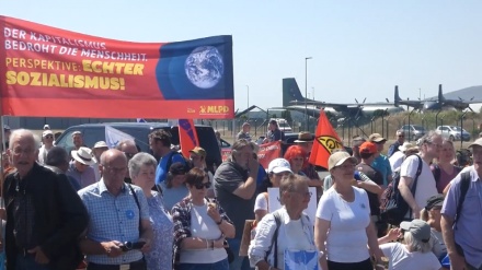 Germania, marcia attivisti contro grandi esercitazioni NATO 
