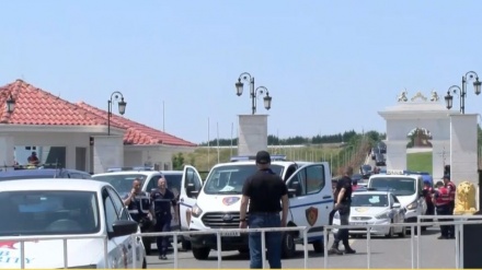 Tensione në MEK, Ministria e Brendshme: Është thyer marrëveshja, ndërhyrja sipas ligjit, brenda kishte rezistencë