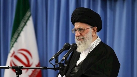 Rahbar: Imam Khomeini Hembuskan Nafas Baru ke dalam Tubuh Palestina