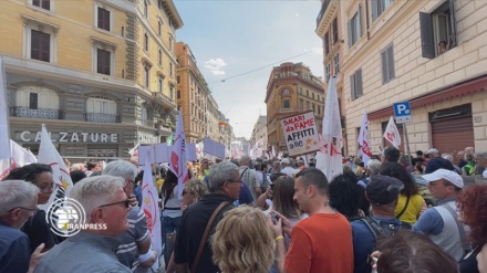 Roma, M5s in piazza contro il precariato e la guerra + VIDEO