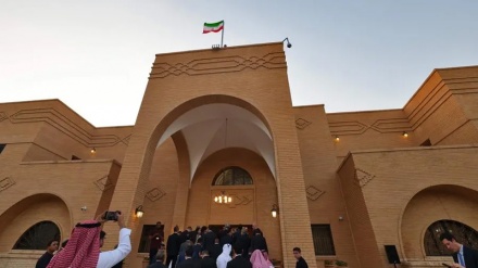 Irani rihap zyrtarisht konsullatën në Xheddah