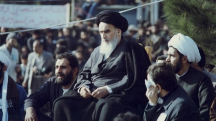 Në Iran zhvillohen ceremoni përkujtimore në përvjetorin e vdekjes së Imam Khomejnit (ra)