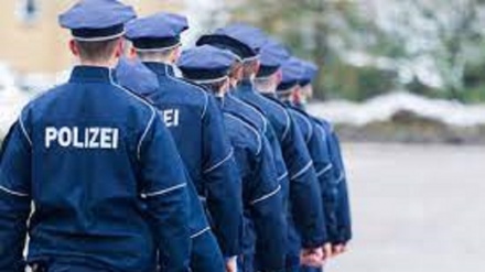 Germania, scontri tra polizia e militanti di sinistra a Lipsia