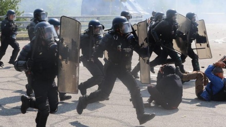 Policia franceze sulmon aktivistët mjedisorë me gaz lotsjellës
