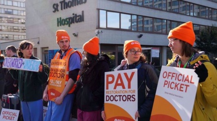 Junior doctors in UK start third strike in 2023 over wage increase