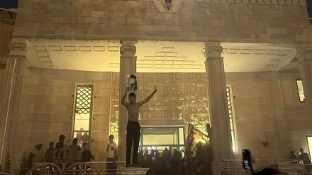 Поджог шведского посольства в Багдаде сторонниками ас-Садра