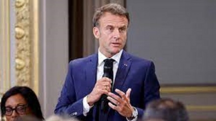 Francia, Macron pensa di limitare l’uso dei social in caso di nuove rivolte
