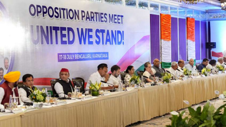 लड़ाई NDA और INDIA के बीच हैः राहुल गांधी