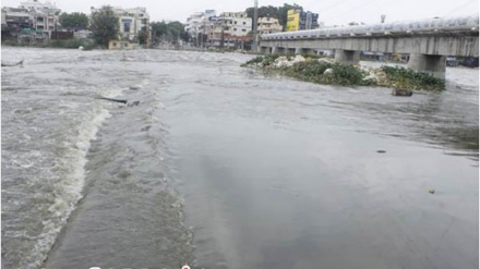 भारी बारिश और बाढ़ से मचा हाहाकार, 16 की मौत